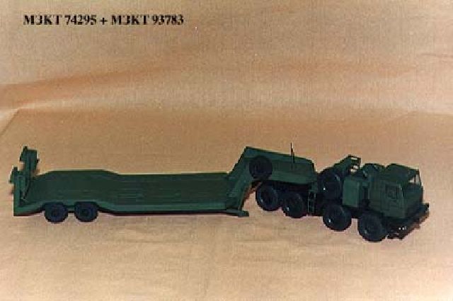 MZKT 74295 Tractor + MZKT 93783 Tank Trailer